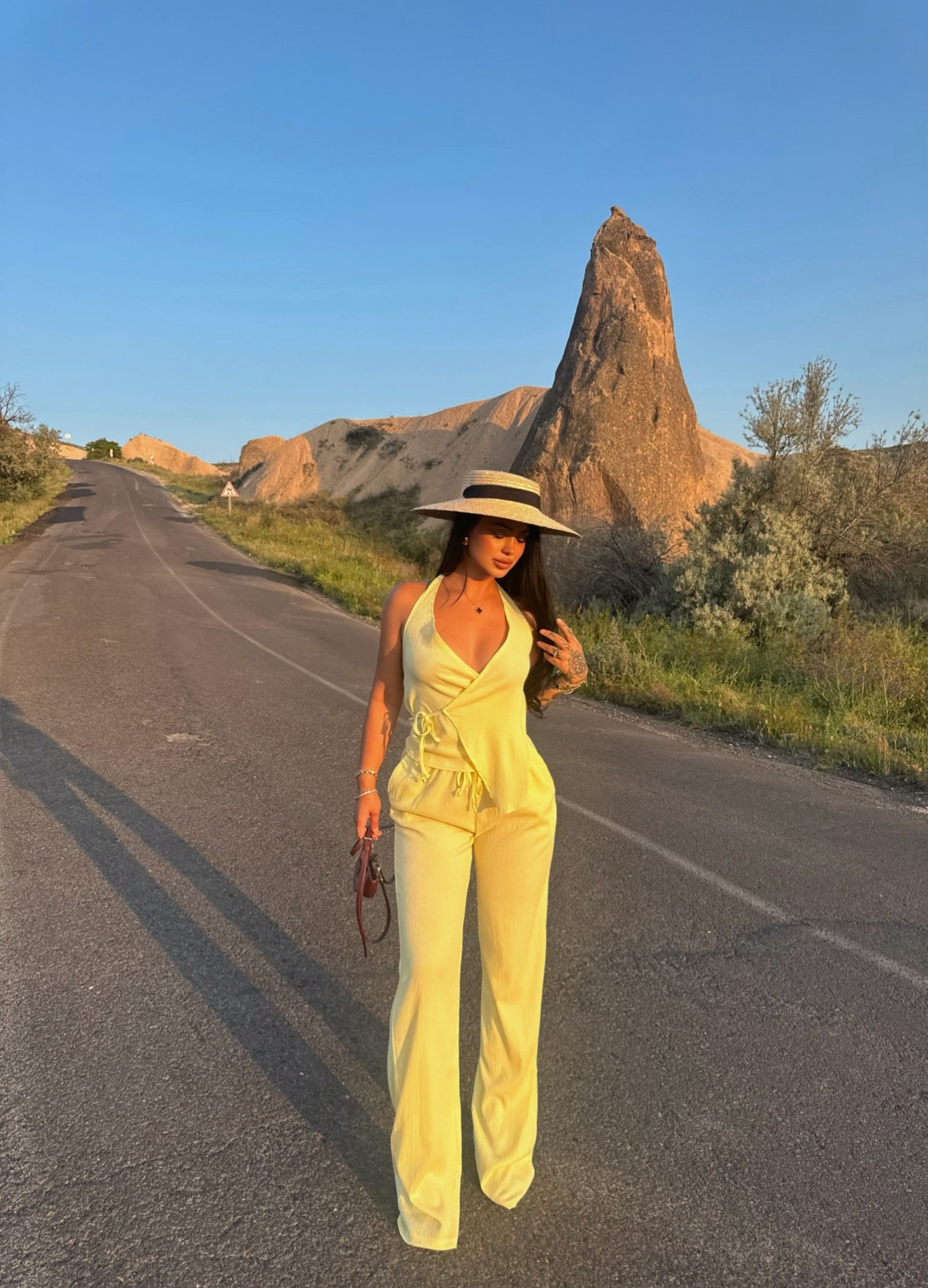 Yellow Front Tie Rustic Set