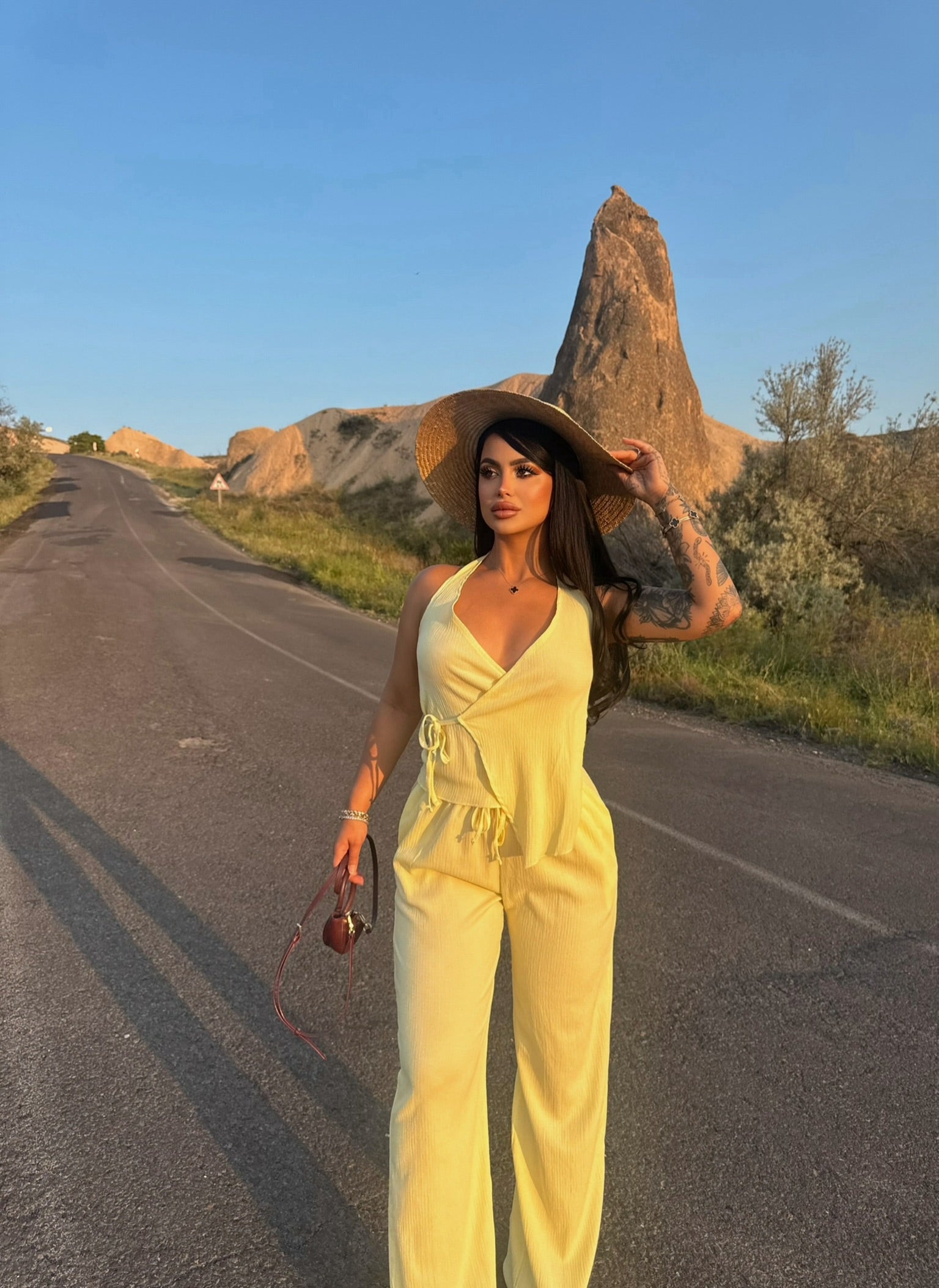 Yellow Front Tie Rustic Set